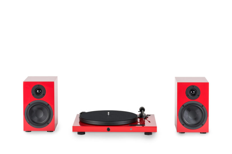 Pro-Ject Juke Box E HiFi Set Is Analogous to Audio Made Simple