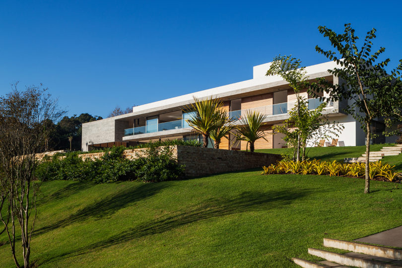 A Concrete Home in Brazil Split Into Levels for Night and Day