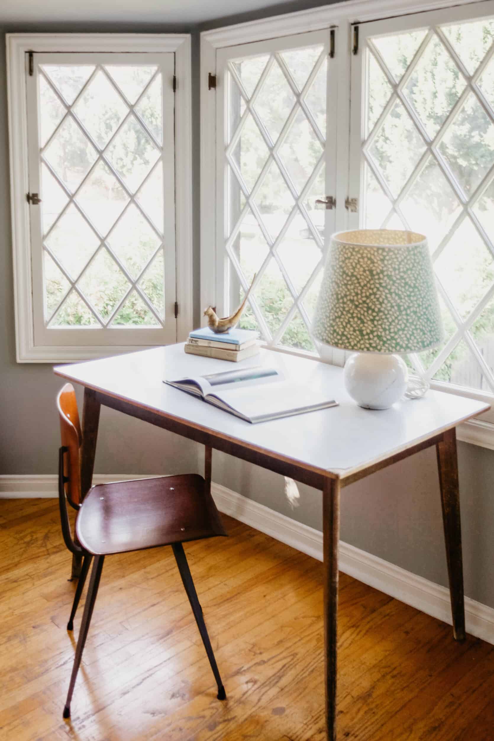 How to Lean Into Eclectic Granny The Minimalist Way (Via A Vintage Lover's Dream Home Tour)