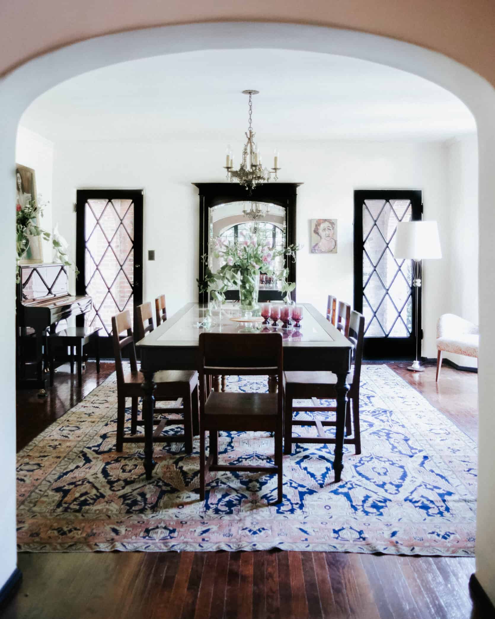How To Lean Into Eclectic Granny The Minimalist Way (Via A Vintage Lover'S Dream Home Tour)