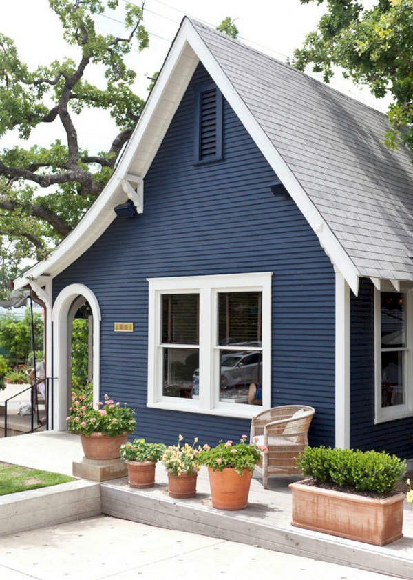 How To Choose An Exterior Paint Color + Our Favorite Shades And Combos