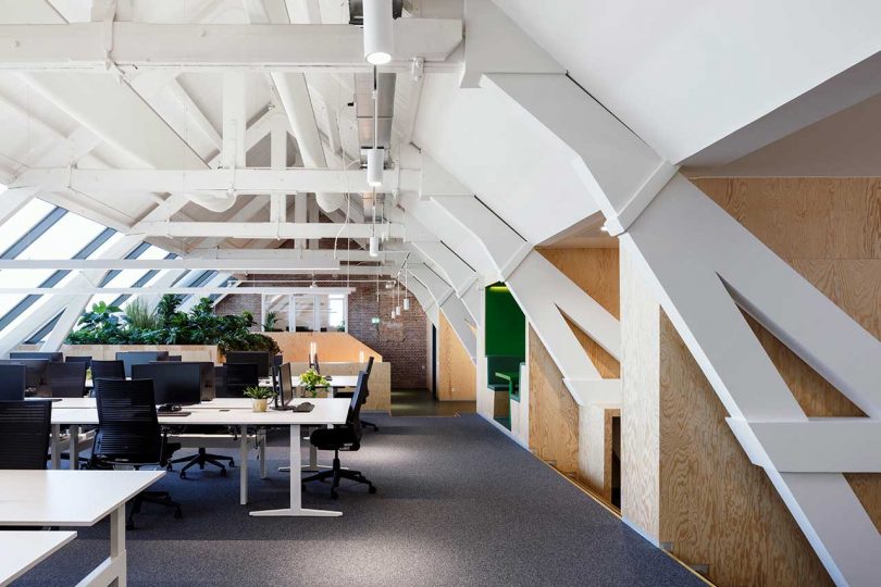 Jdwa Transforms An Empty Attic Into A Contemporary Workspace For Upfield